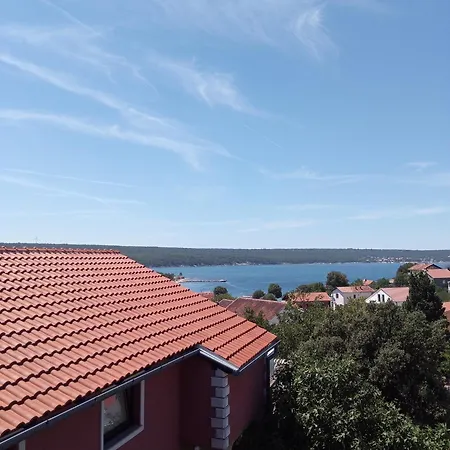 Ivan Apartman *