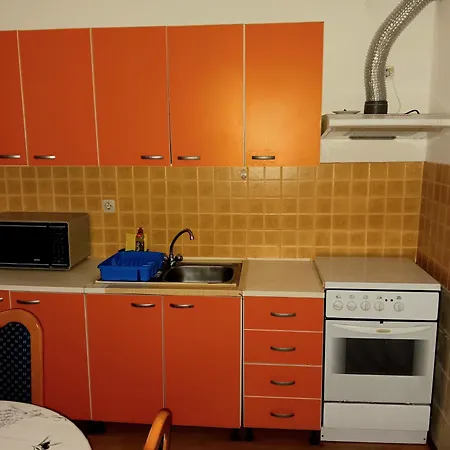 Ivan Apartman *