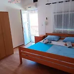 Ivan Apartman *