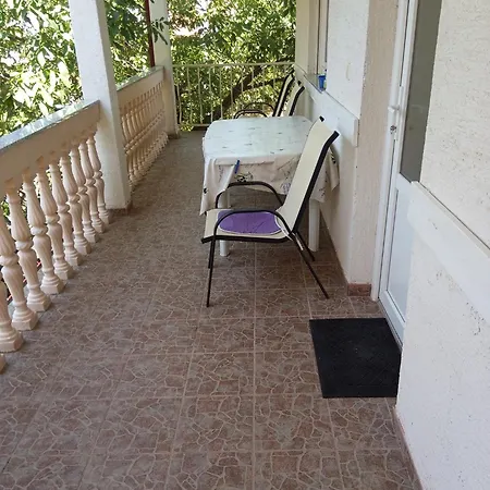 Ivan Apartamento Gornji Karin