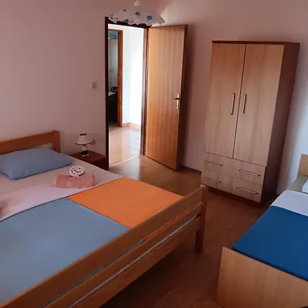 Ivan Apartamento Gornji Karin